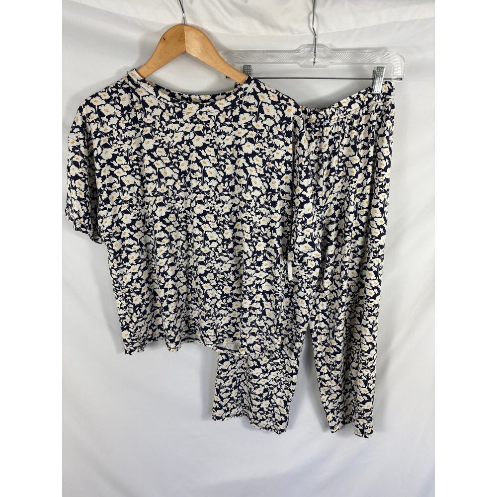 Nwt Amazon Essentials Floral Print Tshirt Pant Set Size Medium